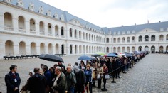 Francúzi sa verejne v Paríži lúčili s Jacquom Chiracom