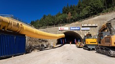 Pod Tatrami razia nový železničný tunel. Na práce dohliada už aj svätá Barbora