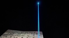 Záhadný lúč svetla nad Bratislavou aj Trenčínom prekvapil Slovákov. Vieme, čo je za tým