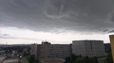 V nedeľu bude oblačno až zamračené. Na horách sa môže vyskytnúť víchrica