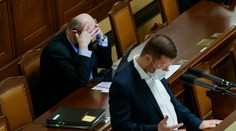 Poslanci v Česku už takmer deň rokujú o pandemickom zákone. Jedna zo strán robí obštrukcie