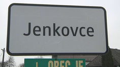 Kľúčové ukrajinské letisko je len tri kilometre od Jenkoviec. Miestni sa po incidente v Poľsku boja