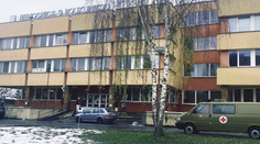 V nemocnici vo Veľkom Krtíši zasahovala polícia, ordinoval tam opitý lekár