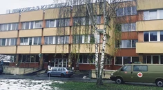 V nemocnici vo Veľkom Krtíši zasahovala polícia, ordinoval tam opitý lekár