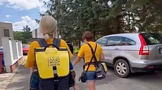 Denne roznesú množstvo zásielok a listov. Redaktorka TV Markíza sa na jeden deň stala poštovou doručovateľkou