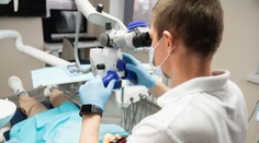 Vedcom sa v laboratóriu podarilo vypestovať ľudský zub, raz môže nahradiť implantáty