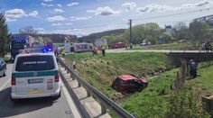 Nehoda pri obci Svinná. Na mieste zasahovali všetky záchranné zložky