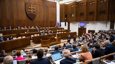 Poslanci schválili sprísnené protipandemické opatrenia počas 3. vlny covidu