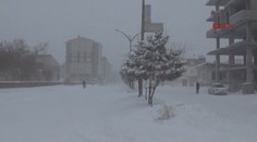 Dve najväčšie letiská v Istanbule zrušili pre sneh stovky letov