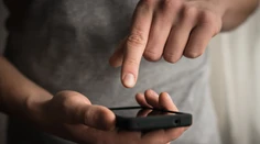 Budúci rok začnú platiť nové predpisy pre smartfóny. Pozrite sa, čo sa zmení