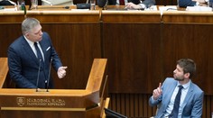 Preferencie rozmenené na drobné: Len dve strany majú istotu parlamentu (+ graf)