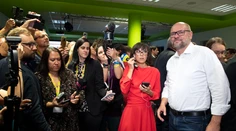 Politikom dochádzala trpezlivosť. Redaktori TV Markíza opisujú, ako vyzerala volebná noc v centre diania