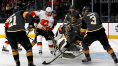 VIDEO: Takýto intuitívny zákrok vytiahol proti Calgary gólman Fleury z Las Vegas