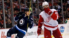 Daňov prvý gól v drese Jets, Tatar a Sekera s asistenciami