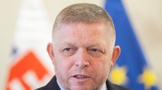 Robert Fico sa v pondelok údajne stretne s Vladimirom Putinom. Tvrdí to srbský prezident