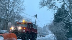 Snehové peklo uzatvára v USA cesty aj školy. Miestami môže spadnúť až 60 cm snehu