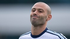 Mascherano dostal dvojzápasový dištanc, El Clasico ale stihne