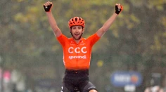 Skrátenú 19. etapu Giro d'Italia vyhral po úniku Čech Černý, na čele zostáva Kelderman