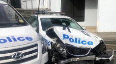 Najnešikovnejší díler: S dodávkou plnou drog za milióny dolárov narazil do policajtov