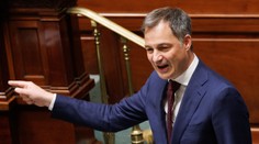 Moderátor v Belgicku po atentáte na Fica vyzval na odstránenie premiéra De Crooa. Tvrdí, že išlo o žart