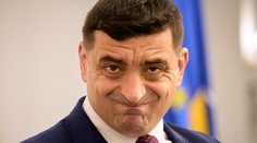 Spomínal dôkazy, no žiadne nepredložil. Rumunský ústavný súd zamietol žiadosť Simiona o anulovanie volieb