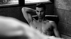 Cristiano Ronaldo dole bez. Pýchu mu zakrýva len cudzia ruka