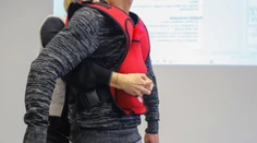Heimlichov manéver zachraňuje život. Viete ho urobiť správne?