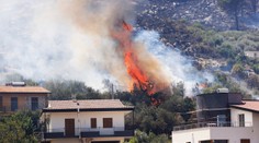 Aj na Sicílii zúria požiare, uzavreli letisko v Palerme