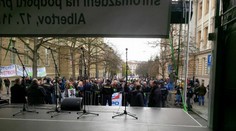 V Prahe sa demonštrovalo proti islamu i na podporu otvorenej spoločnosti