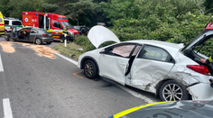 Vážna nehoda medzi Stupavou a Lozornom. Cestu uzavreli, zasahuje vrtuľník