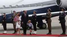 Kate a William sú len kúsok od našich hraníc. Prišli aj s deťmi