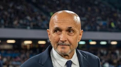 Bol hrdinom Lobotkovho mesta, teraz v ňom nie je vítaný. Pri návrate ďakoval, že ho chráni okno