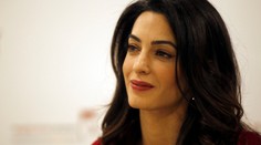 Špekulácie o tehotenstve Amal Clooney neutíchajú. Fotky ako dôkaz?