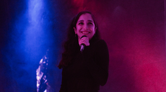 Komička Nasi o závislosti: Na väčšine vystúpení som nebola triezva. Viac ľudí šokovalo to, že chodím na terapiu (rozhovor)