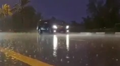 VIDEO: Dubaj modernými technológiami bojuje s horúčavami. Pred umelým dážďom varovali výstrahy