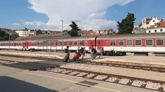 Na železnici sa začala dovolenková sezóna. Z Bratislavy vyrazil prvý vlak k Jadranu
