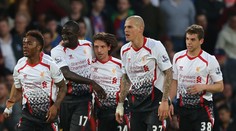 Je mentálne slabý, zle sa rozhoduje. Na Škrtela sa po fiasku s Crystal Palace valí kritika