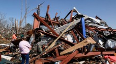 Viaceré štáty v USA bojujú s extrémnym počasím, hlásia najmenej 37 obetí