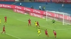 VIDEO: Gól turnaja? Útočník si na APN takto prehodil loptu cez dvoch hráčov