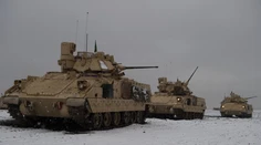 „Ako na tom jazdia Ukrajinci?“ pýta sa šokovaný Rus na „zabijaka tankov“ Bradley. Nechápe absurdnú vec