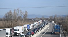 Taliansko chce vodičom vracať peniaze za státie v kolónach. Na Slovensku by to mohlo fungovať tiež, tvrdí analytik