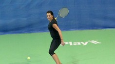 Modelku prezradilo tričko. Nosí pod srdcom dieťa?