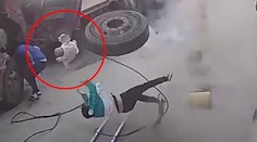 Desivá nehoda v autoservise: Výbuch pneumatiky odhodil ženu s malým dieťaťom