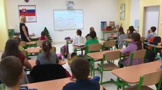 Nepríjemné dovolenkové prekvapenie pre učiteľov. Prídu o príplatky