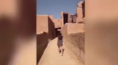 V Saudskej Arábii sa prešla v minisukni. Zatkli ju po tom, ako ju videli na videu