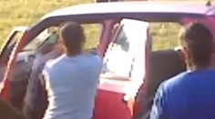 Na video zachytili útok tlupy. Zničila Feliciu a zbila ľudí na oslave