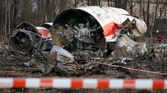 Na troskách Kaczyňského lietadla a tele jednej obete sa našli stopy po výbušnine
