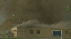 VIDEO: Juh Spojených štátov zasiahli tornáda. Z budovy razom zostali trosky