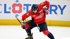 VIDEO: Vôbec sa s tým nepáral. Ovečkin opäť parádne skóroval a znížil stratu na Gretzkého rekord