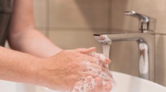 V obchodoch sa objavili ďalšie nebezpečné výrobky. Mydlo na ruky, ale aj penové tužidlo od známych značiek radšej nepoužívajte